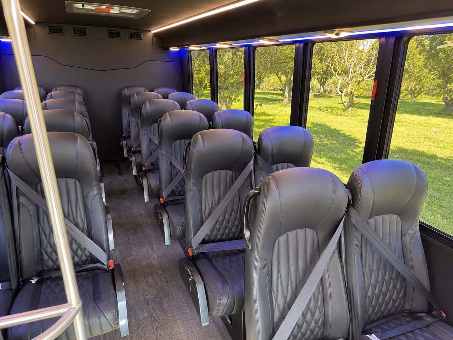 minibus rentals for fullerton church outreach and group events